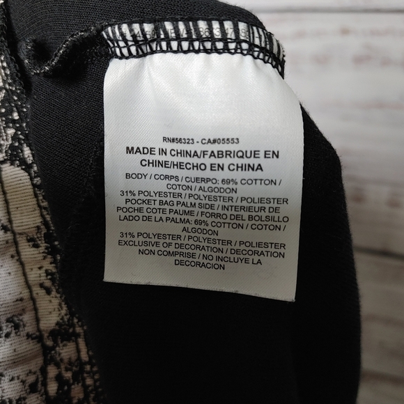 NIKE Boys Splatter Shorts Size L - Picture 8 of 10